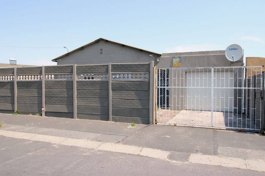 3 Bedroom Property for Sale in Elsies River Western Cape